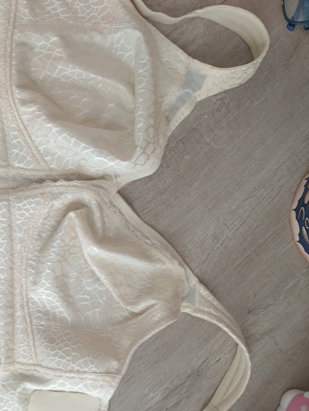 Cream Unbranded Bra 42D